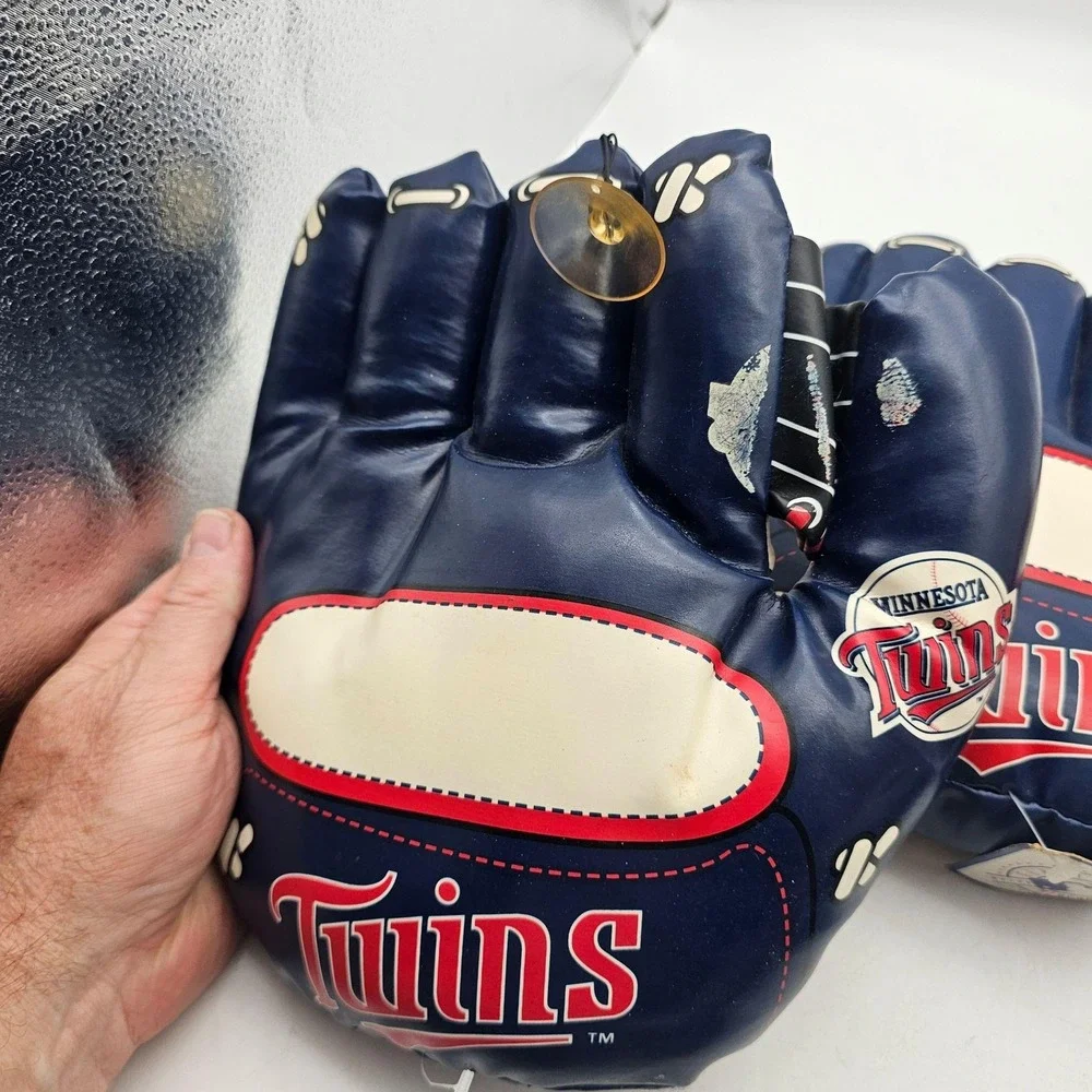 Vtg Minnesota Twins Plush Hands One Size Blue MLB Baseball Suction Good Stuff